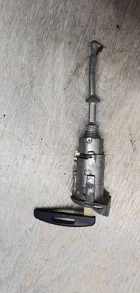 Renault Latitude (L70) Front door lock (next to the handle) 501992