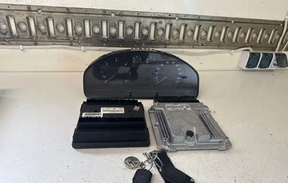 Volkswagen Multivan T5 Engine ECU kit and lock set 070906016EA 0281014891 1039S26398