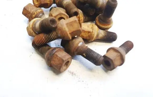 Opel Astra G Nuts/bolts 