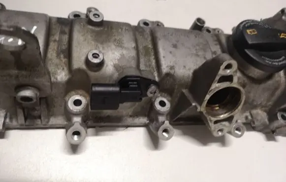 Volkswagen Golf VI Rocker cam cover 03F103475K
