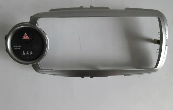Toyota Yaris Radio/GPS head unit trim 