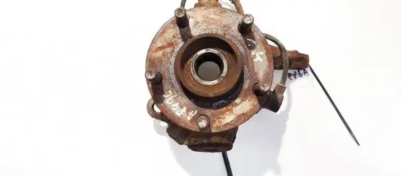 Front wheel hub