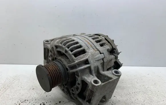 Mercedes-Benz Vito Viano W638 Generator/alternator 0124325046 A0121542202