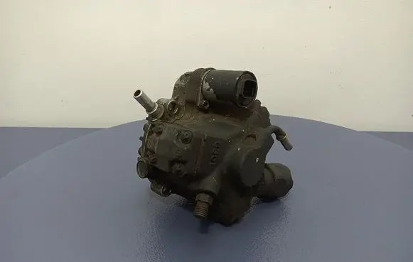 Peugeot 307 CC Fuel injection high pressure pump 9654091880