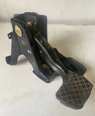 Volkswagen Golf VII Brake pedal bracket assembly 5Q1723058AJ 5Q1721111
