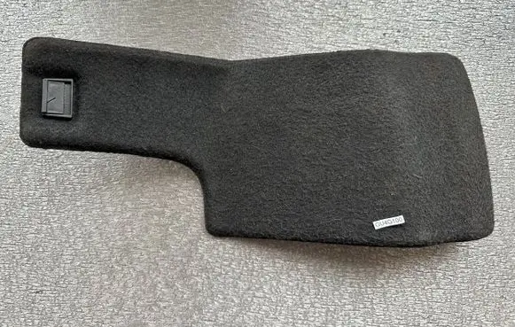 Nissan Patrol Y61 Other trunk/boot trim element 84952VD200