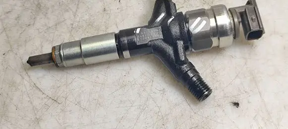 Subaru Forester SH Fuel injector 16613AA020 08K03168 DS07890