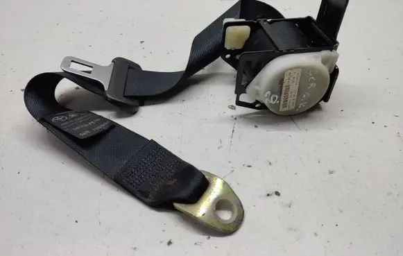 Toyota Corolla E120 E130 Rear seatbelt 7336002170 100904 040859