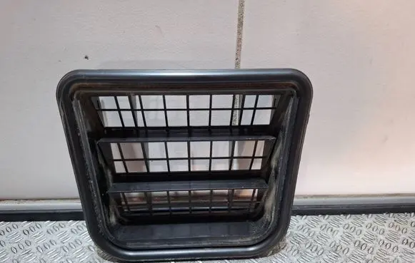 Audi A5 8T 8F Quarter panel pressure vent 8K0819181B
