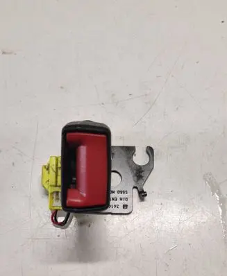 Volvo S60 Rear seatbelt buckle 31351656