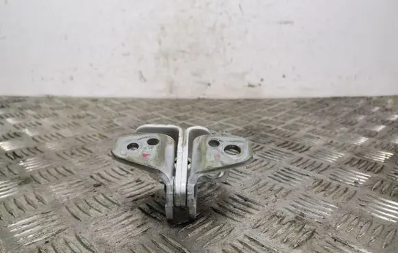 Jeep Grand Cherokee Front door upper hinge