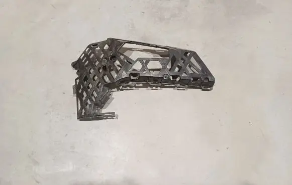 Front bumper mounting bracket