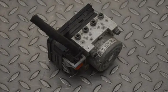 Volkswagen Golf VII ABS Pump 3Q0907379AA 3Q0614517AA