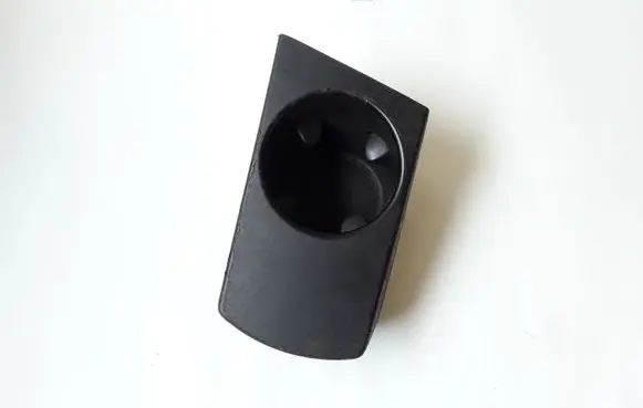Cup holder front