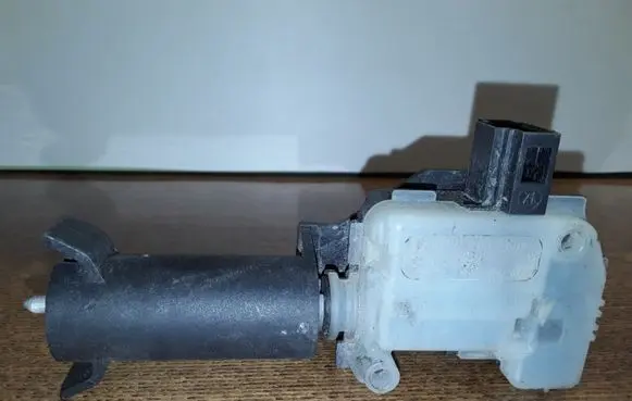 Mercedes-Benz B W245 Central locking motor A1698201414