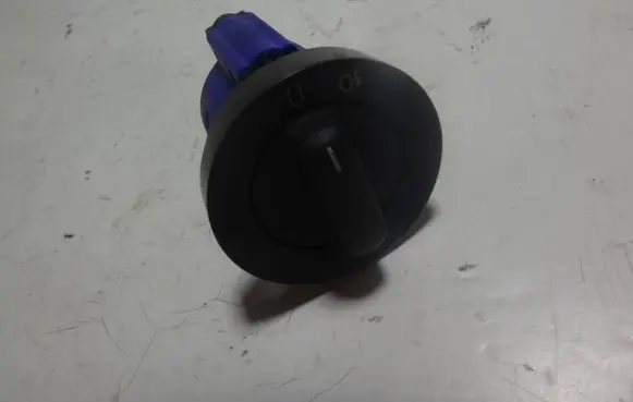BMW 5 E39 Fog light switch 8363687