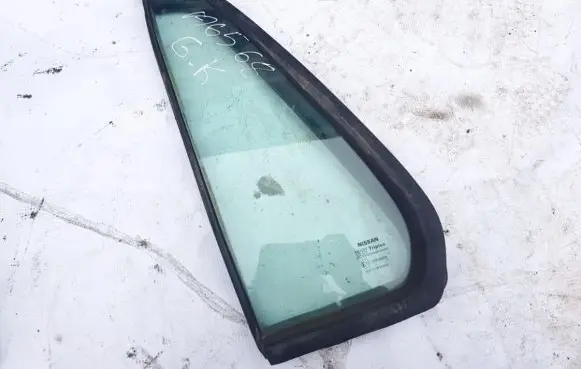 Nissan Primera Rear side window