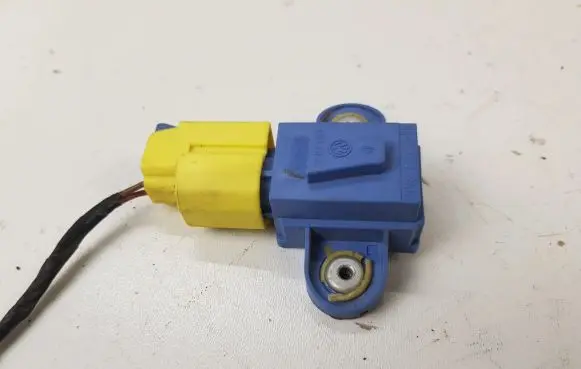 Volkswagen PASSAT B6 Airbag deployment crash/impact sensor 1K0955557A