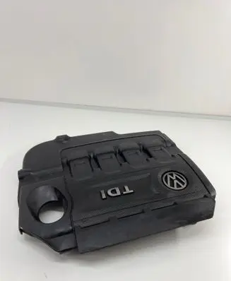 Volkswagen PASSAT B8 Engine cover (trim) 04l103954t