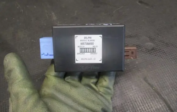 Peugeot 607 Alarm control unit/module 9657384680