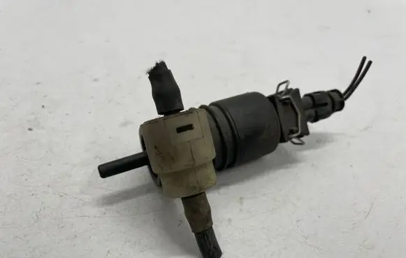 Opel Astra J Windscreen/windshield washer pump