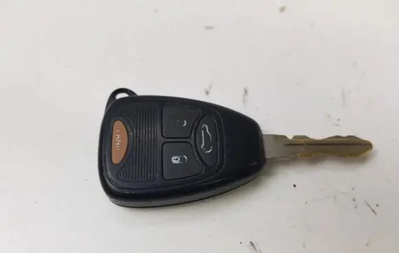 Chrysler Pacifica Ignition key/card 