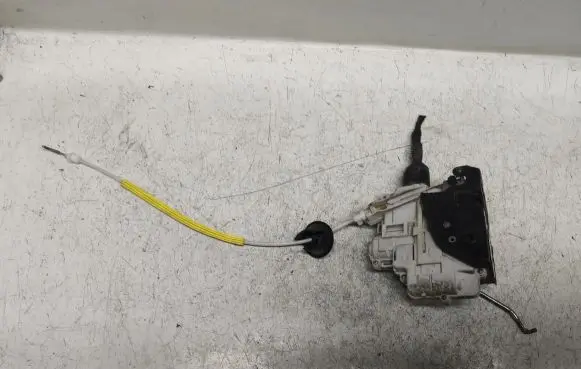 Audi A4 S4 B7 8E 8H Rear door lock