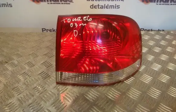 Volkswagen Touareg I Rear/tail lights 28258002