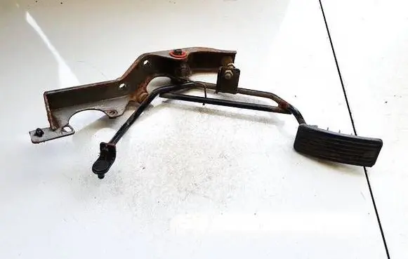 Hyundai Trajet Accelerator throttle pedal