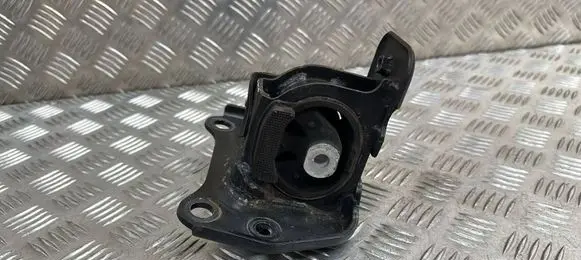 Toyota RAV 4 (XA40) Rear differential mounting bracket