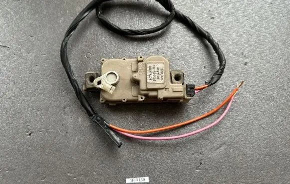 Nissan Patrol Y60 Front door lock 80502C6000 8055005J01