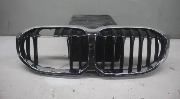 BMW 1 F40 Front grill 7450959 7450957
