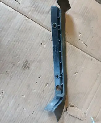 Renault Megane III Fender end trim 638219570R
