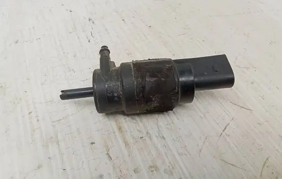 Audi A6 S6 C7 4G Windscreen/windshield washer pump 8K5955647