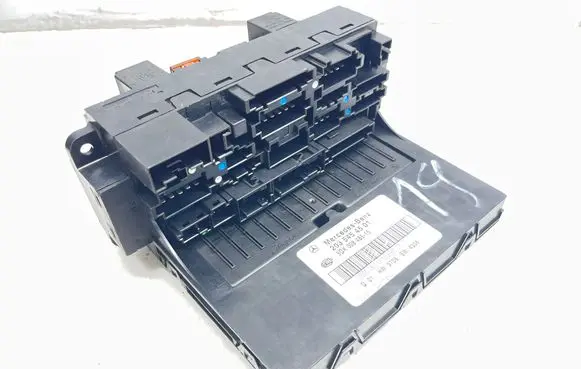 Mercedes-Benz CLC CL203 Fuse module 2035454501 5DK00848515
