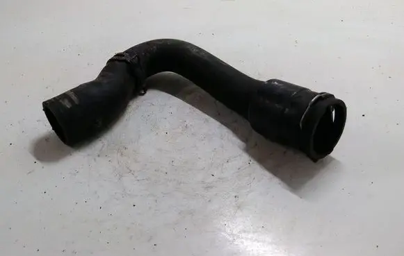 Audi A4 S4 B7 8E 8H Engine coolant pipe/hose 8E0121101AA