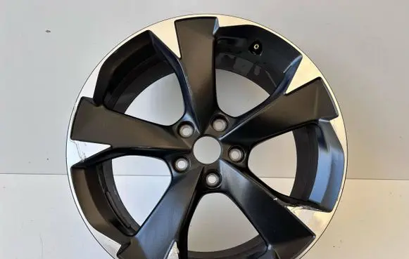 Seat Leon IV R18 alloy rim 5FA601025H
