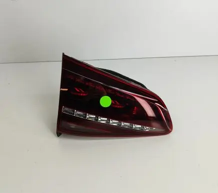 Volkswagen Golf VII Tailgate rear/tail lights 5G0945307E