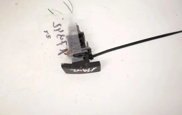 Toyota Avensis T270 Hazard light switch