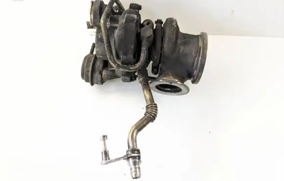BMW 7 F01 F02 F03 F04 Turbo 7605794 MGT2256S 8216133