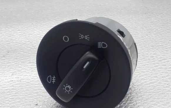 Skoda Octavia Mk2 (1Z) Light switch 1Z0941431F 04067402