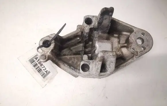 Renault Scenic I Engine mounting bracket 8200058080