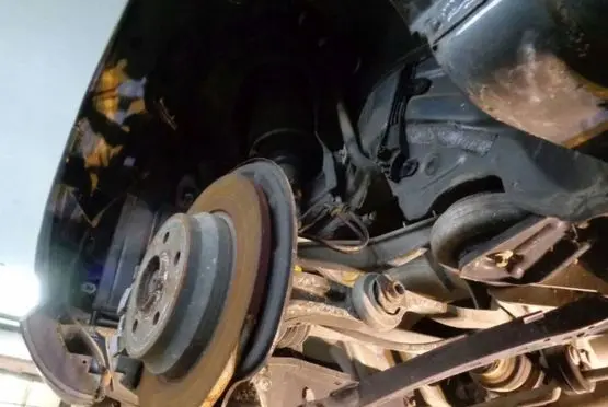 Mercedes-Benz CL C216 Stub axle MCD5858