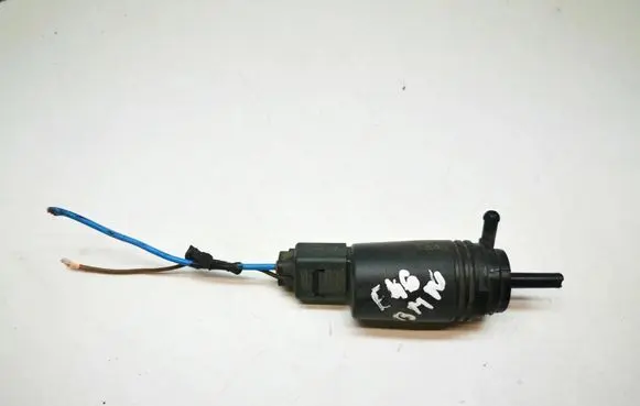 BMW 3 E46 Windscreen/windshield washer pump 8377612 6728377612