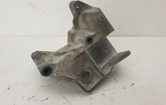 Volvo XC70 Engine mounting bracket 60926P096