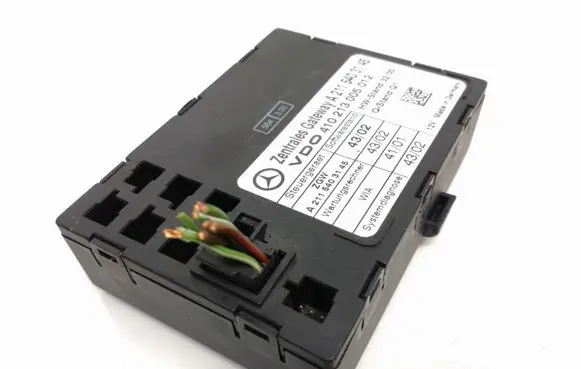 Mercedes-Benz E W211 Gateway control module A2115403145 410213005012