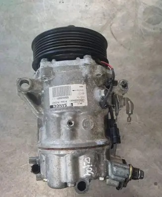 Renault Clio V Air conditioning (A/C) compressor (pump) 926002888R