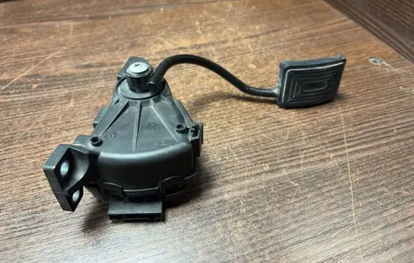 Renault Master II Accelerator throttle pedal 8200313106 6PV00811907