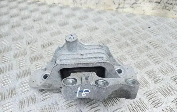 MG ZS Engine mount bracket 10231482