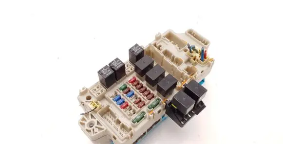 Mitsubishi Grandis Fuse module G8C507M 91840W